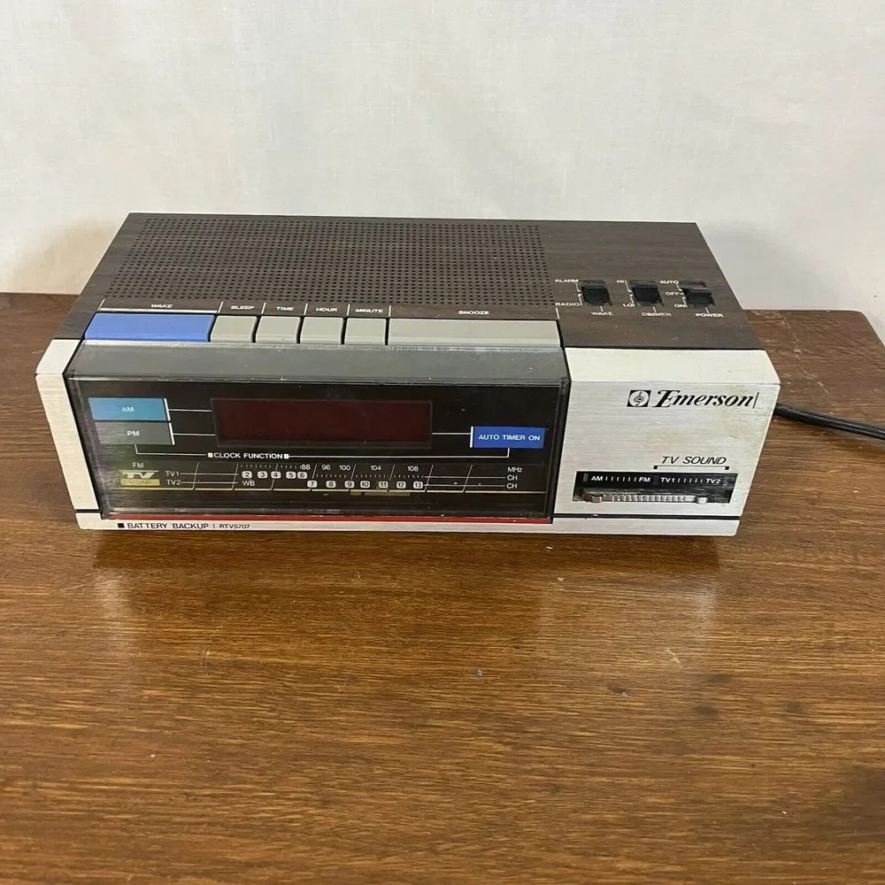 Vintage Emerson Clock Radio Model‎ RTV5707
